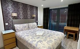Cosy City Centre Location, Hydro Massage Showe